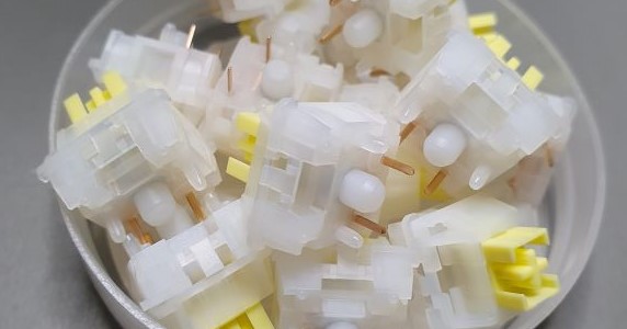 타건음이 없는 키저바, 키크론 저소음 바나나 스위치